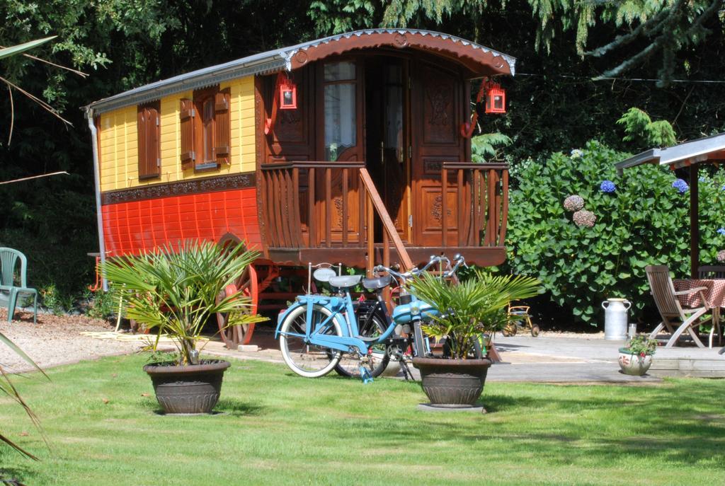 Hotel La Cle Des Roulottes Pluvigner Exteriér fotografie